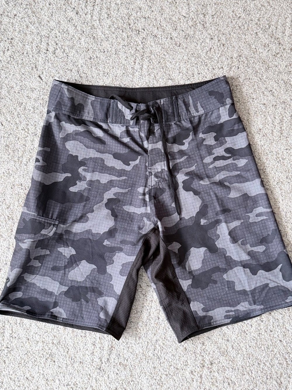 burnside | Mens Gray Camouflage Board Shorts | Size 32